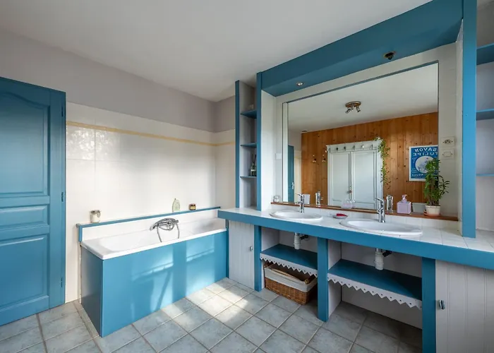 La Départ - à 2.5 Km Saint-Quentin-Lamotte-Croix-au-Bailly